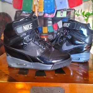 Womens Nike Air Revolution Sky Hi